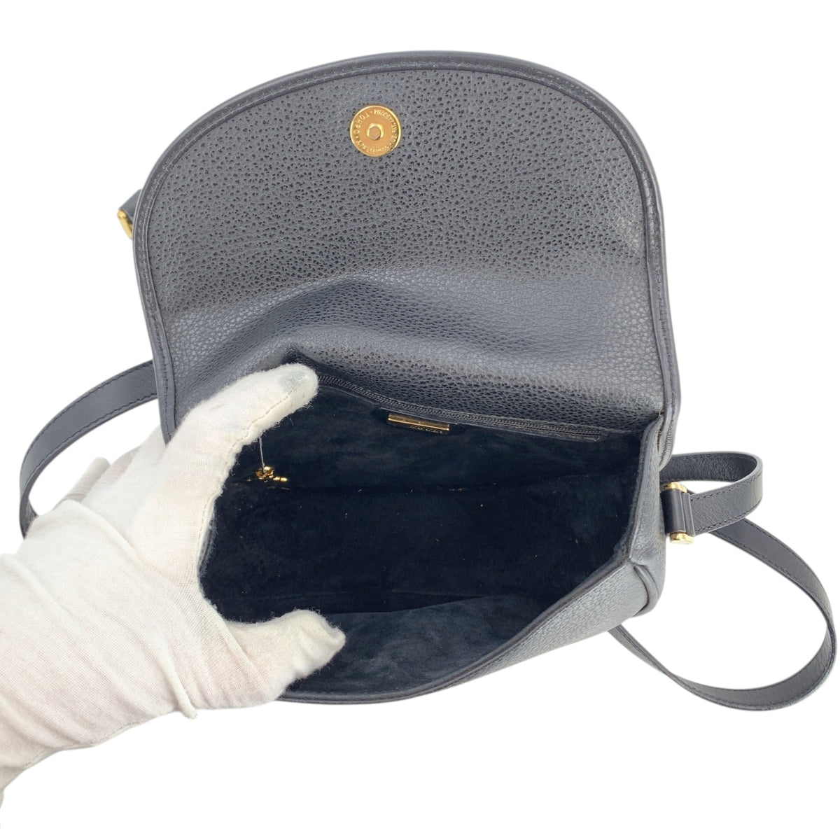 Gucci Black Leather Crest Zipper Pull Crossbody Bags
