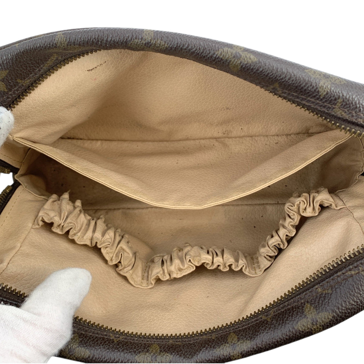 Louis Vuitton Trousse de Toilette Clutches