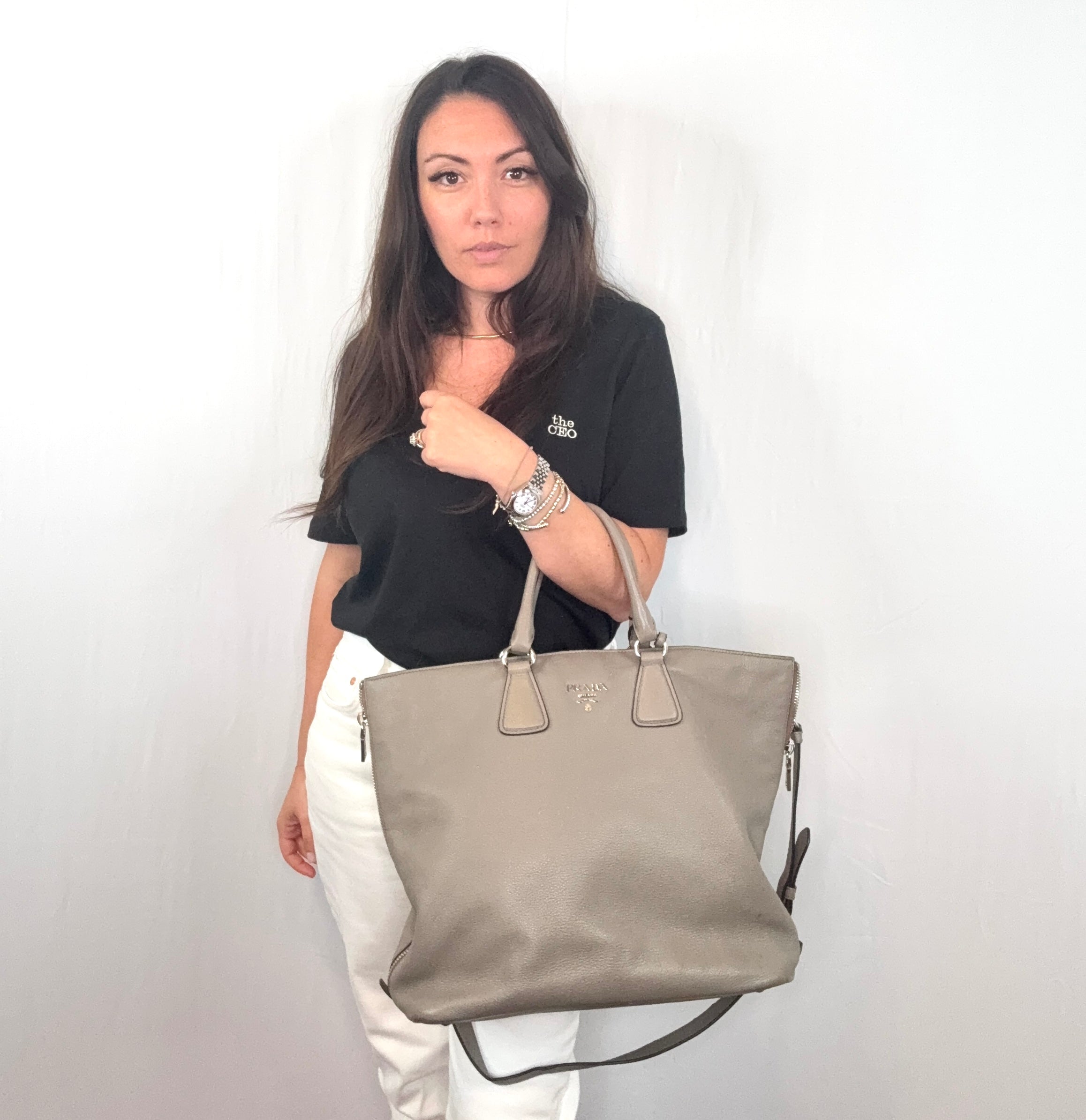 Borsa a tracolla Prada in pelle grigio talpa con tracolla BN2419
