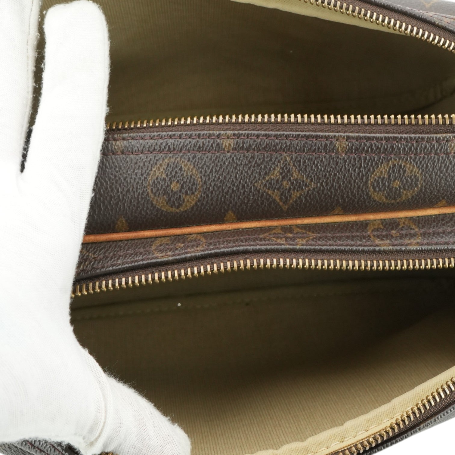 Louis Vuitton Reporter Crossbody Bags