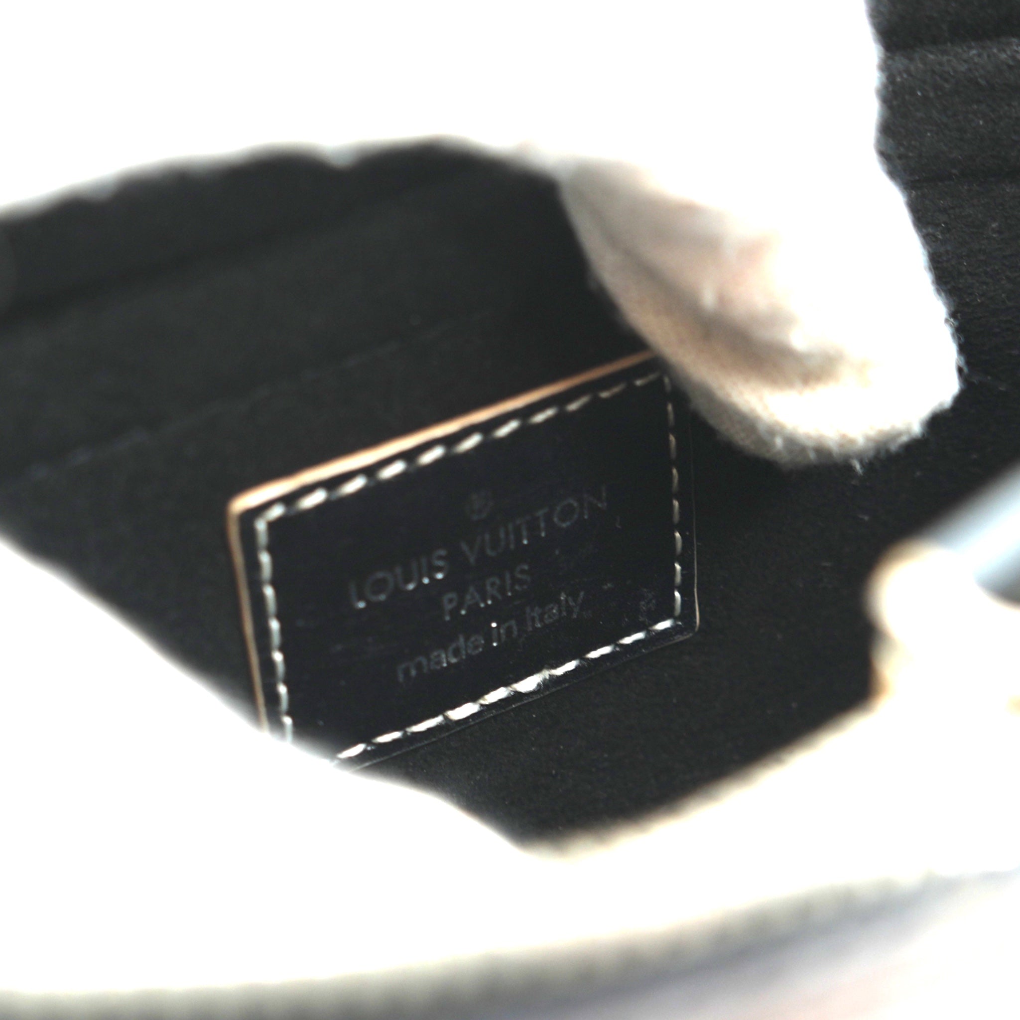 Louis Vuitton Chain It Shoulder Bags