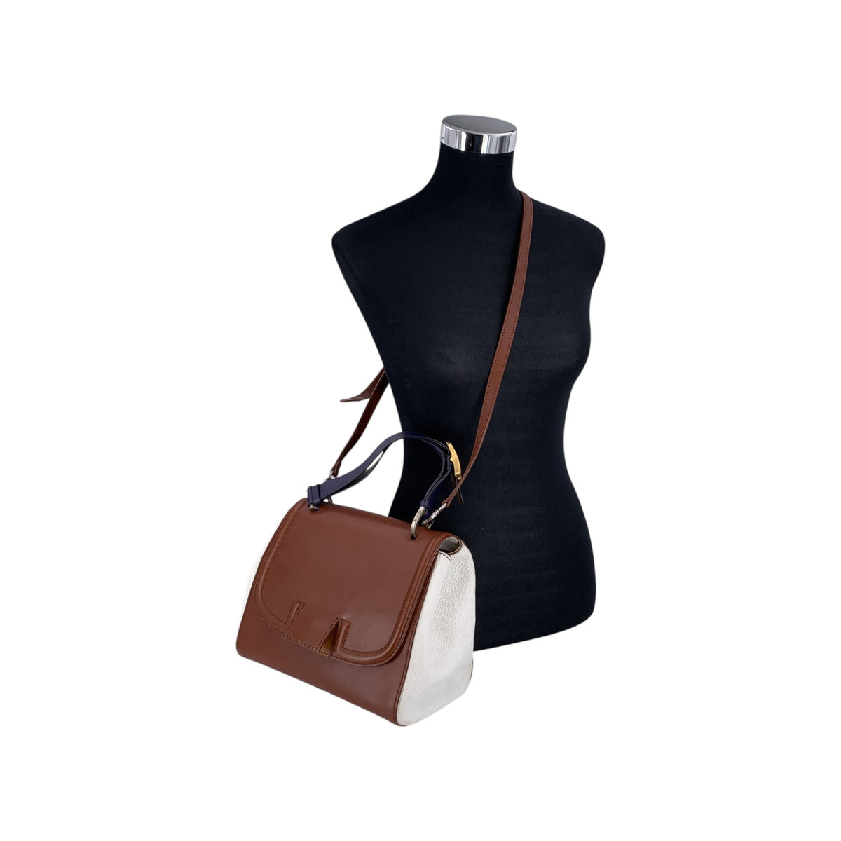 Fendi Silvana Shoulder Bags