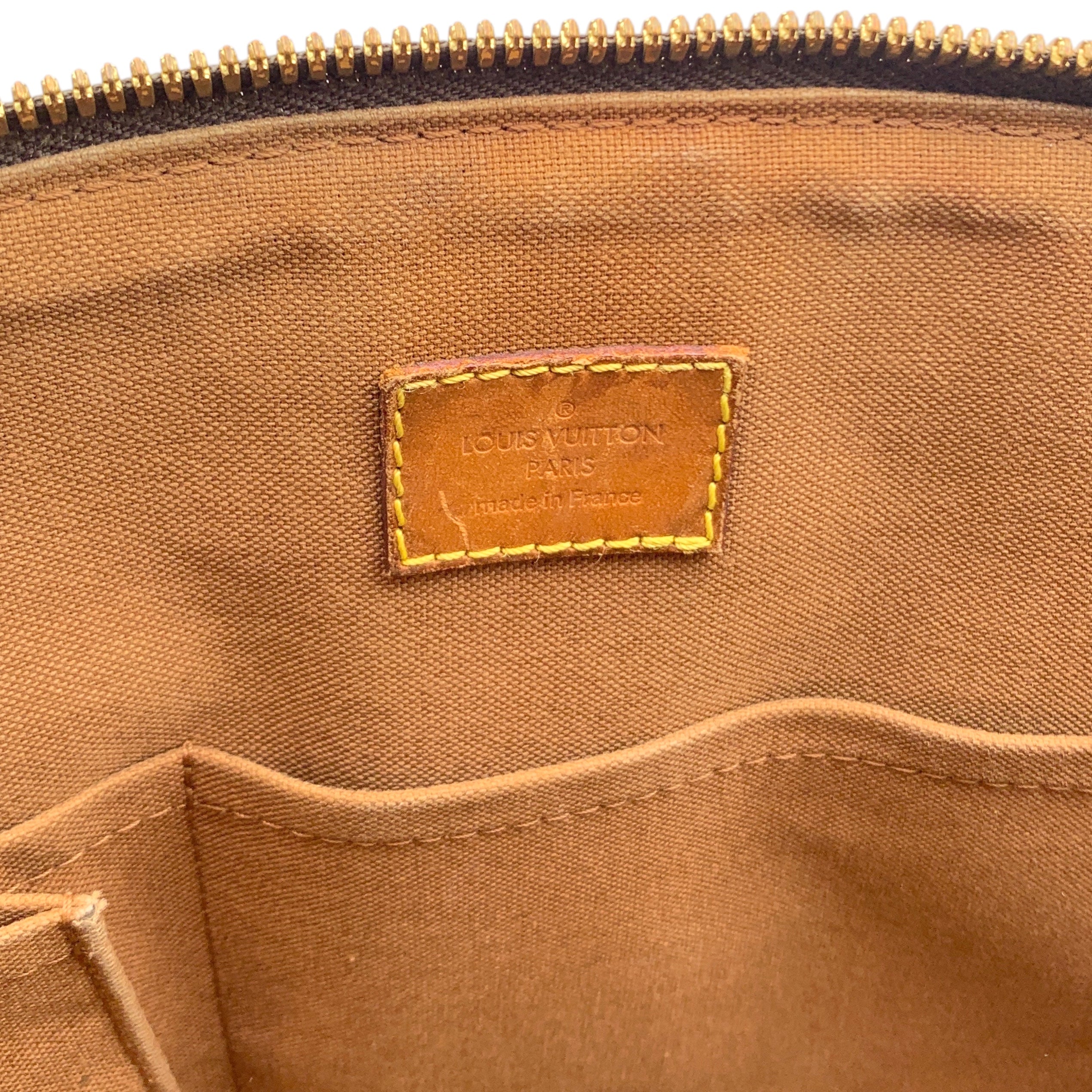 Louis Vuitton Tivoli Shoulder Bags