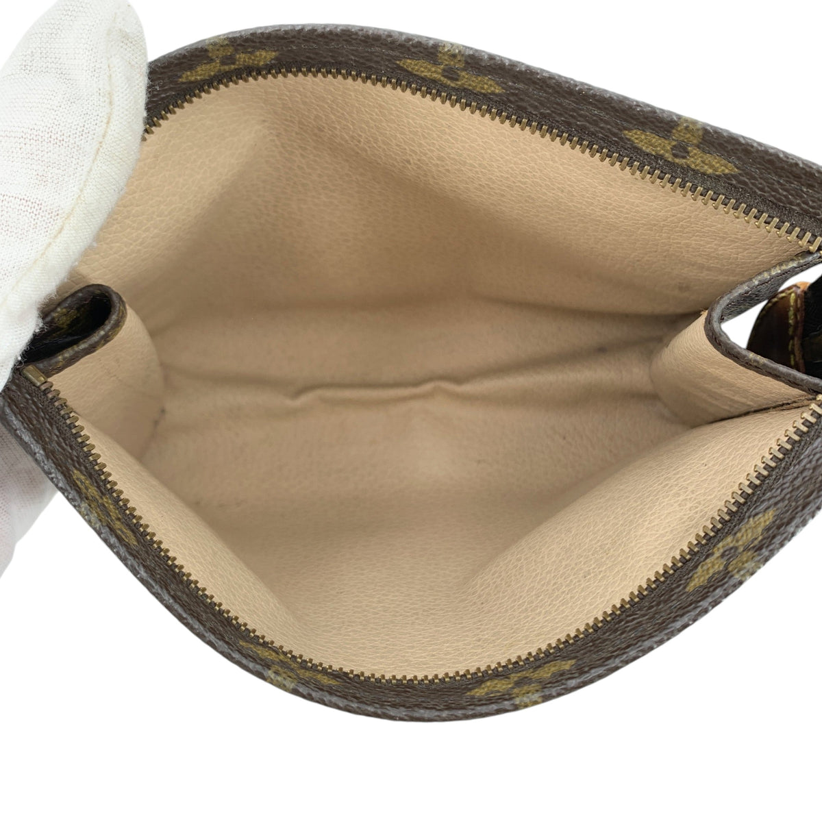 Louis Vuitton Poche toilette Clutches