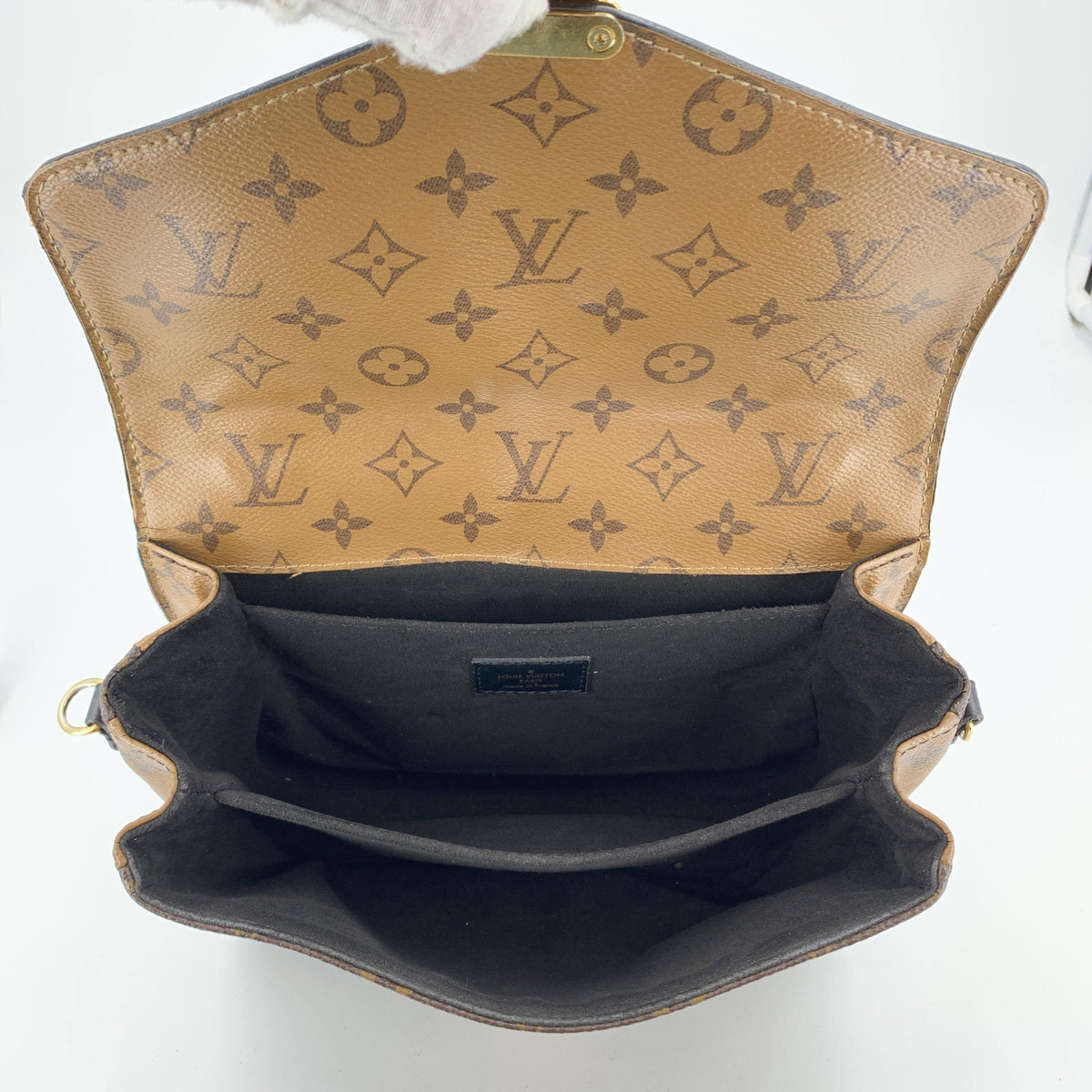 Louis Vuitton Metis Shoulder Bags
