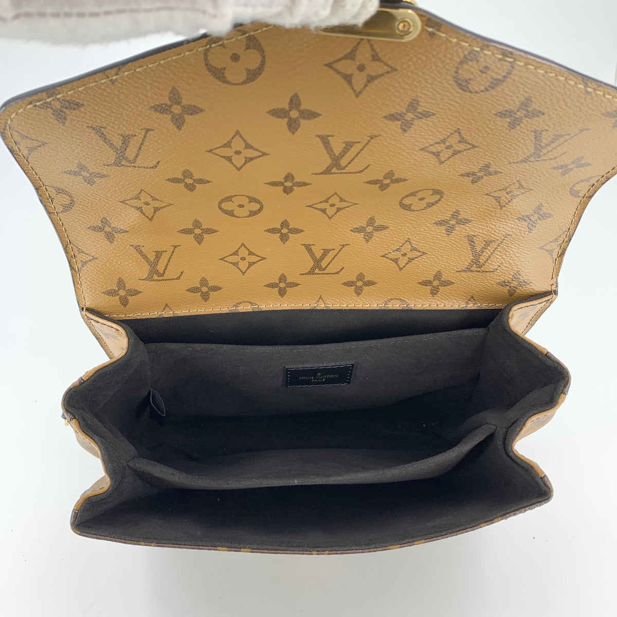 Louis Vuitton Metis Shoulder Bags