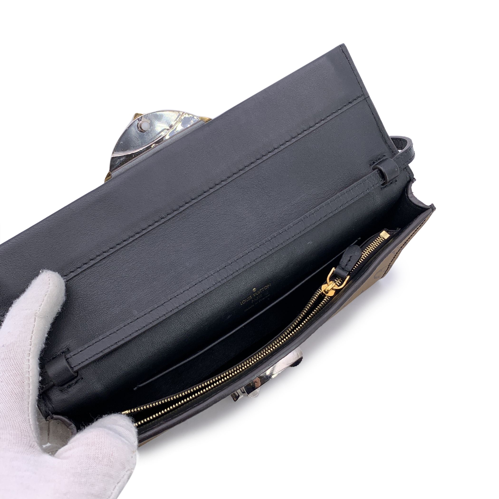 LOUIS VUITTON Clutches