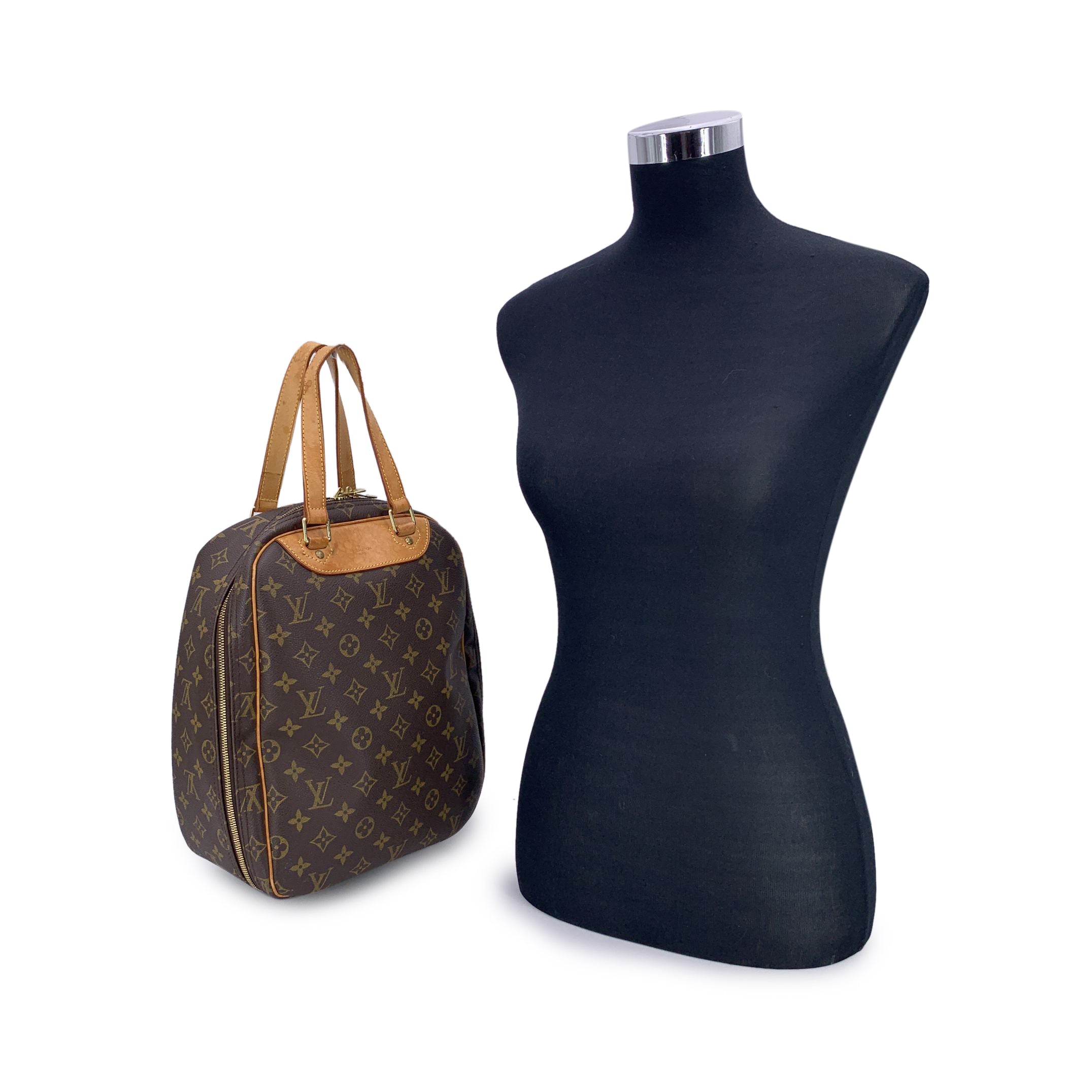 LOUIS VUITTON Luggage Excursion