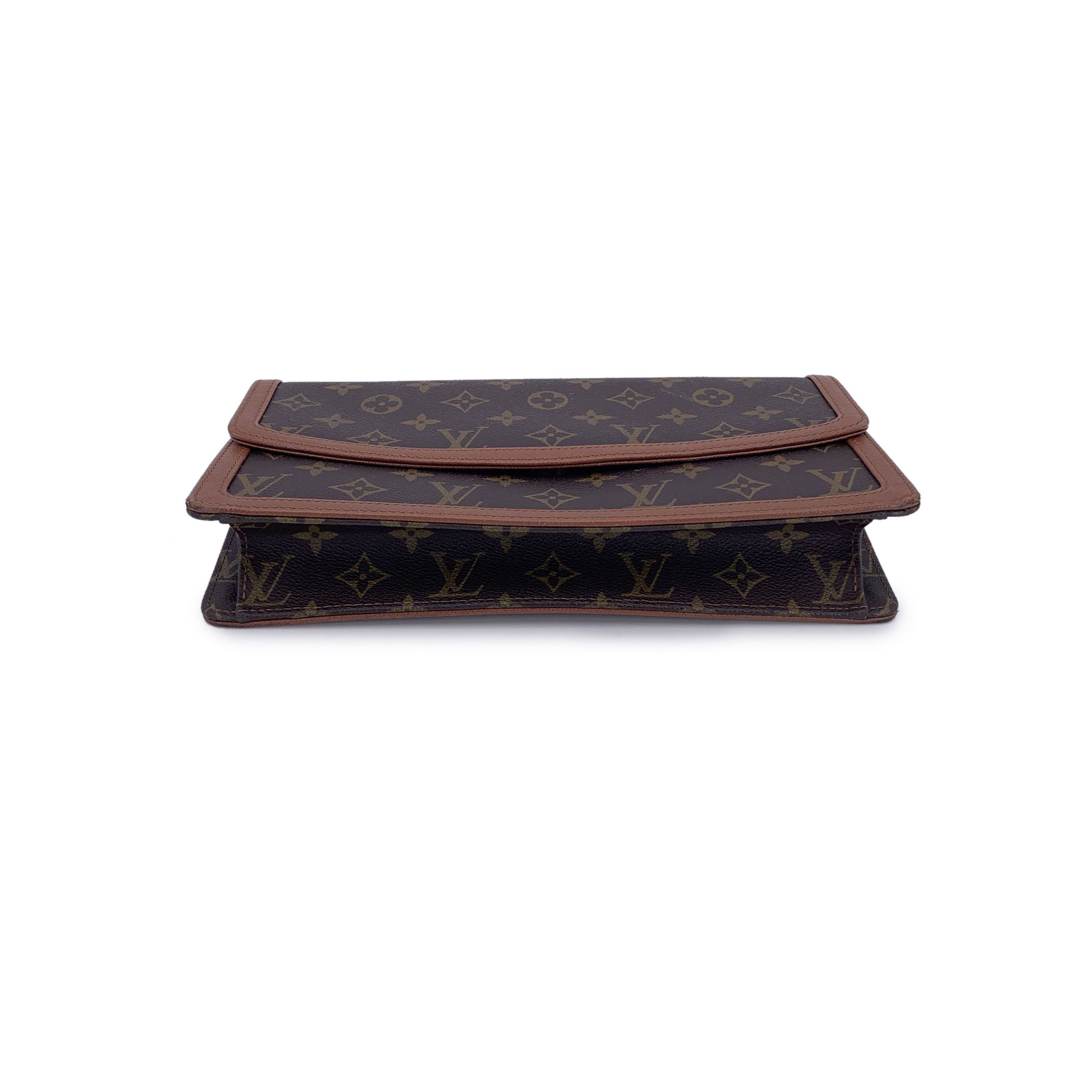 LOUIS VUITTON Clutches