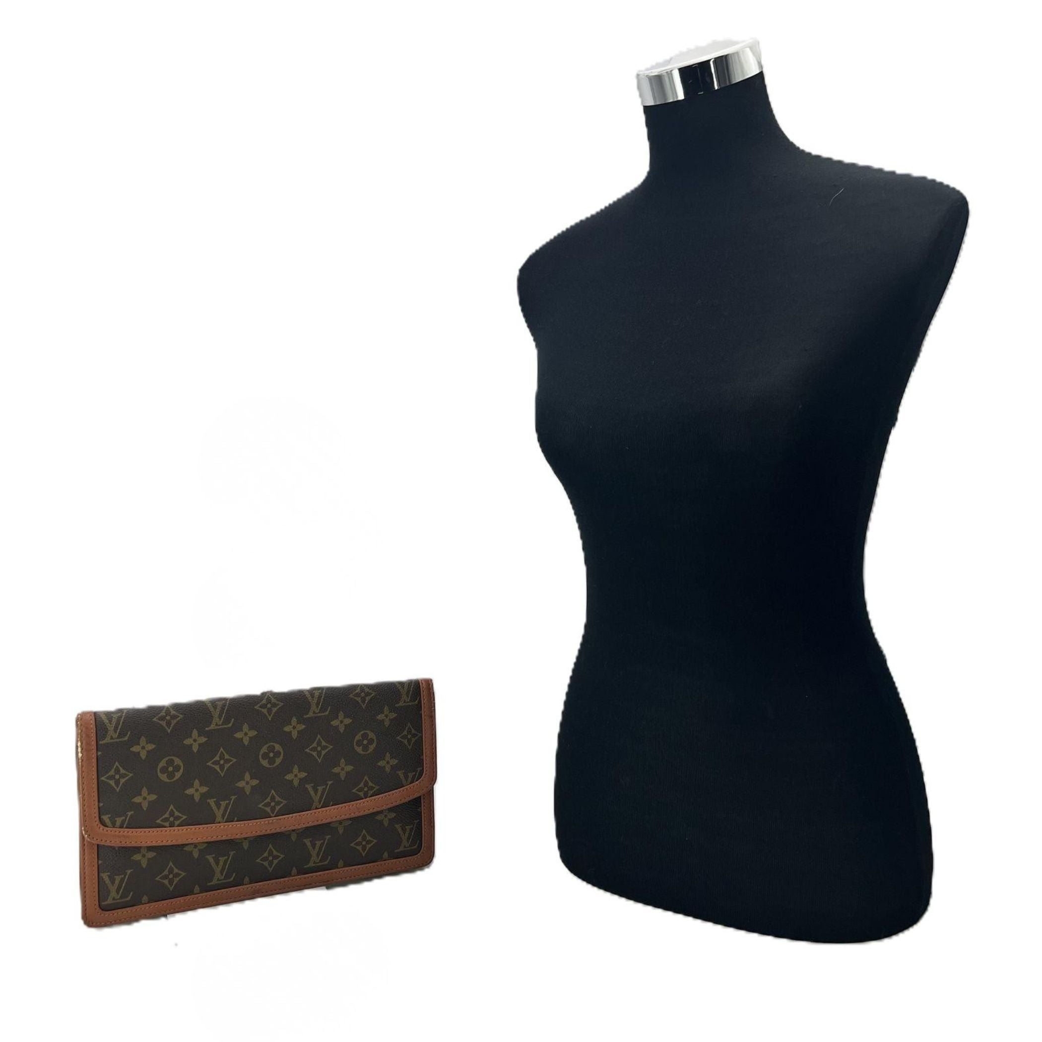 Louis Vuitton Pochette Dame Clutches