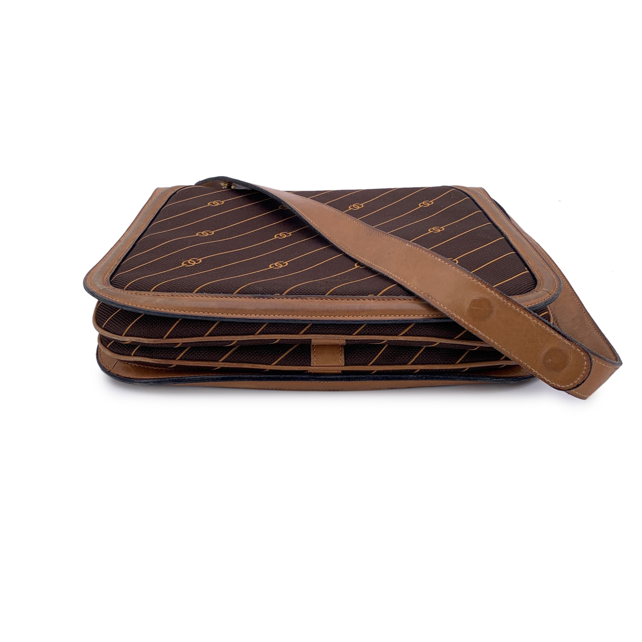 Gucci Logo Diagonal Shoulder Bags