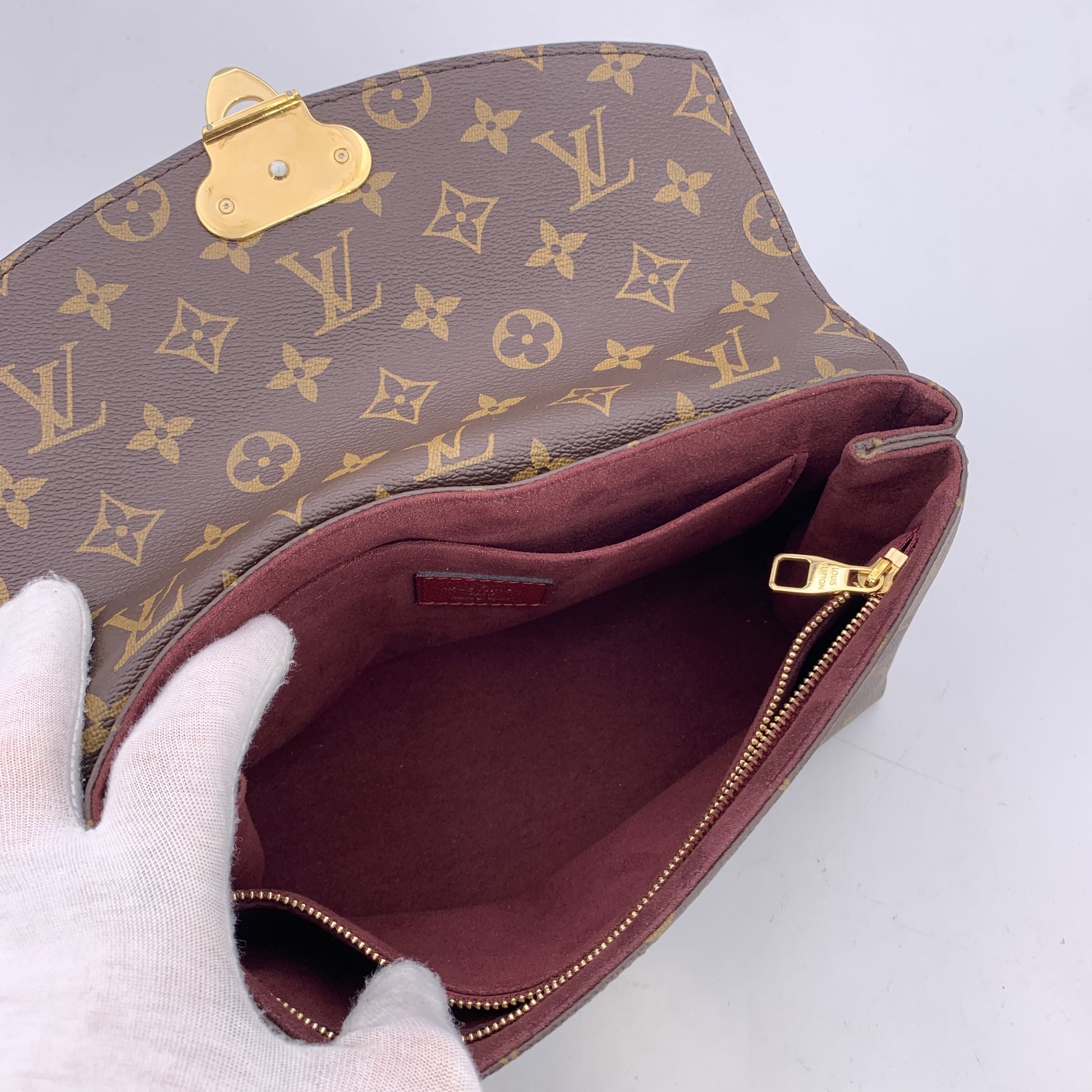 LOUIS VUITTON Crossbody Bags Saint Placide