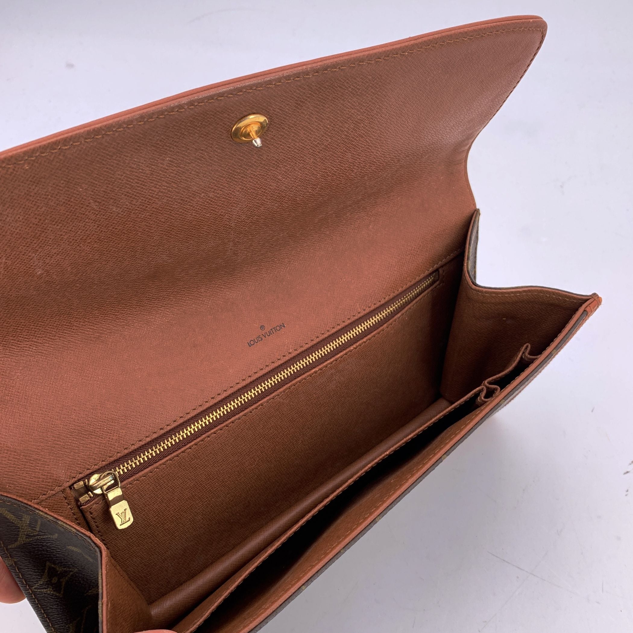 LOUIS VUITTON Clutches