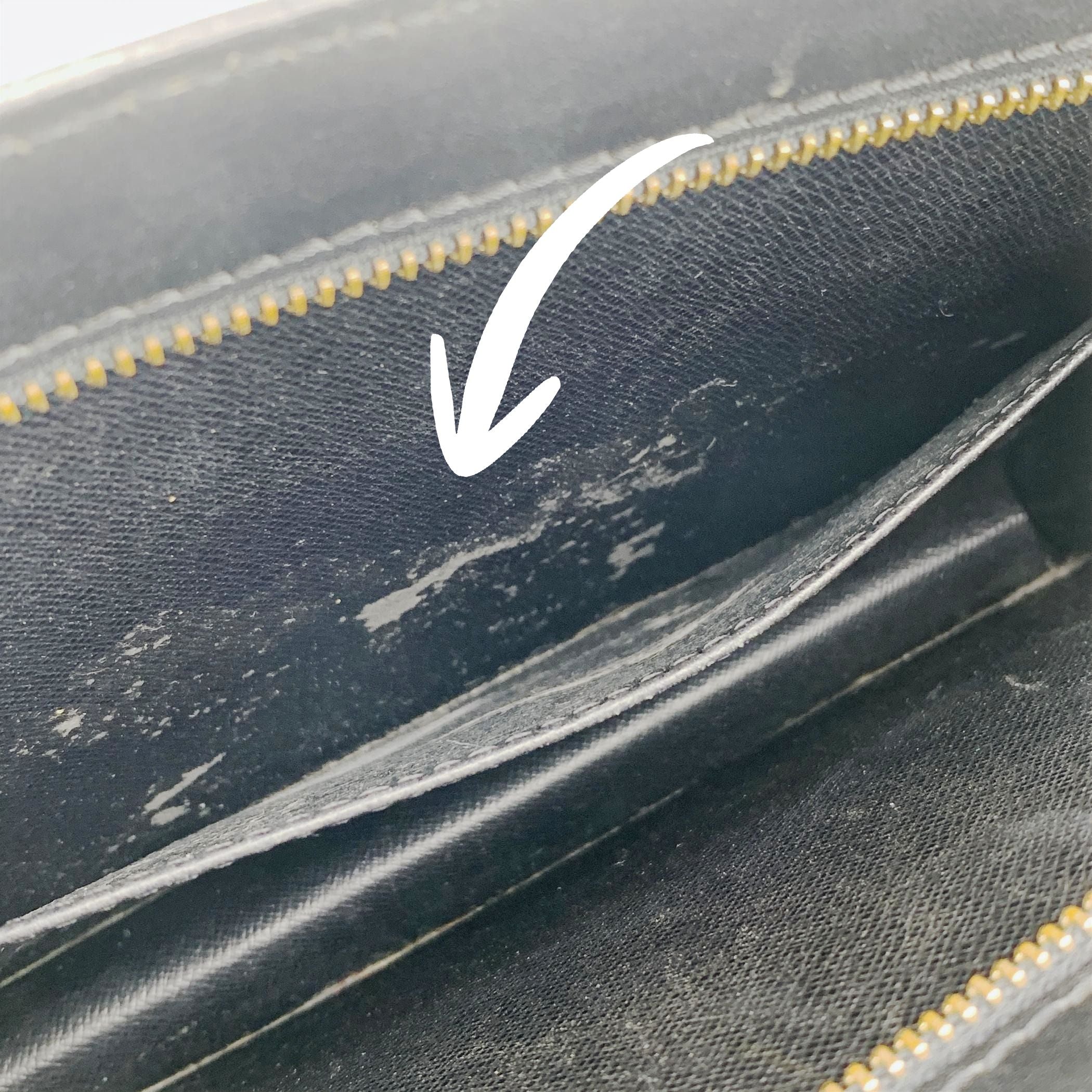 LOUIS VUITTON Clutches