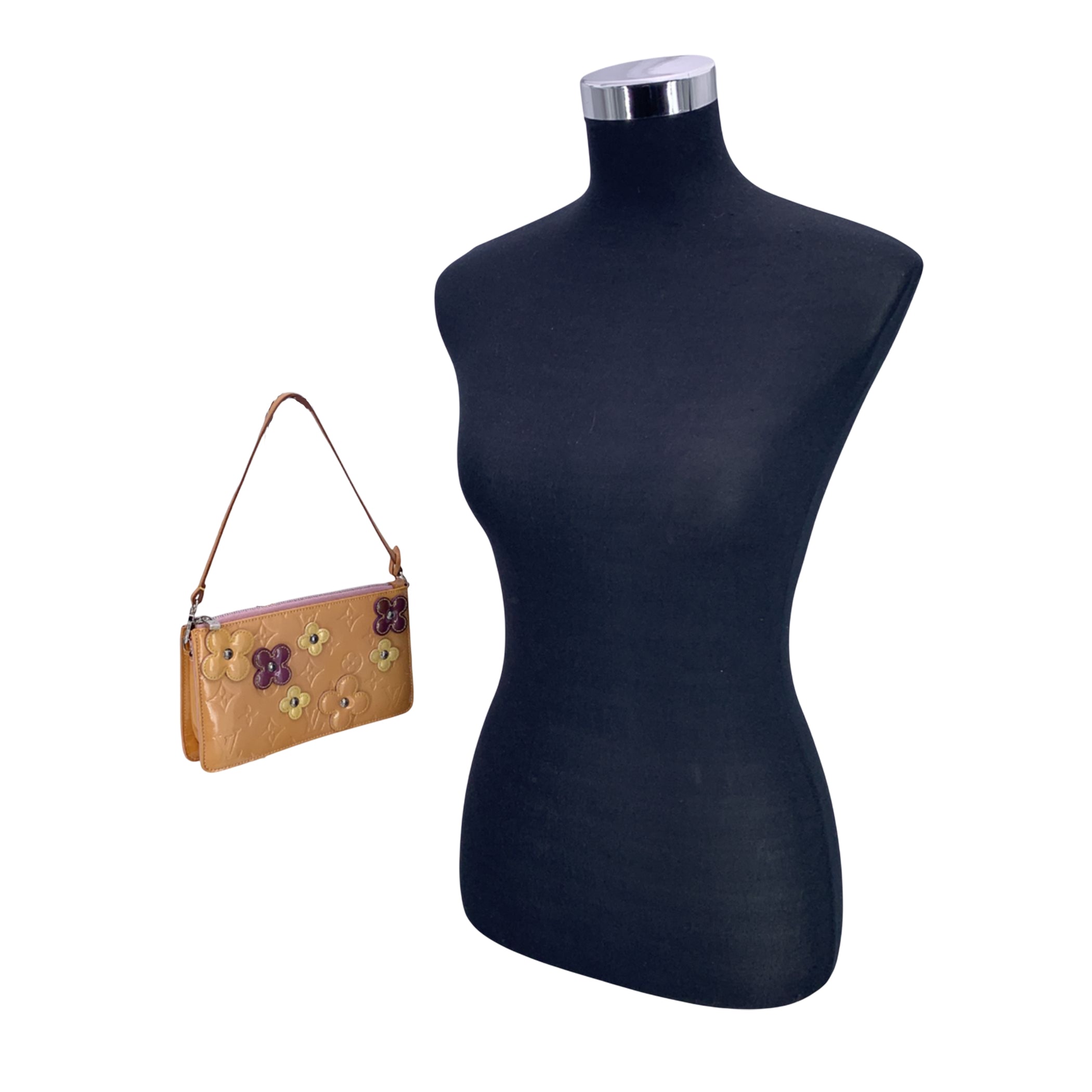 LOUIS VUITTON Clutches Lexington