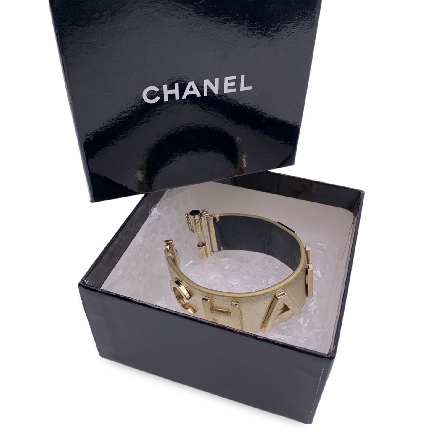 Chanel Blue Leather Cuff Bracelet ○ Labellov ○ Buy and Sell Authentic Luxury