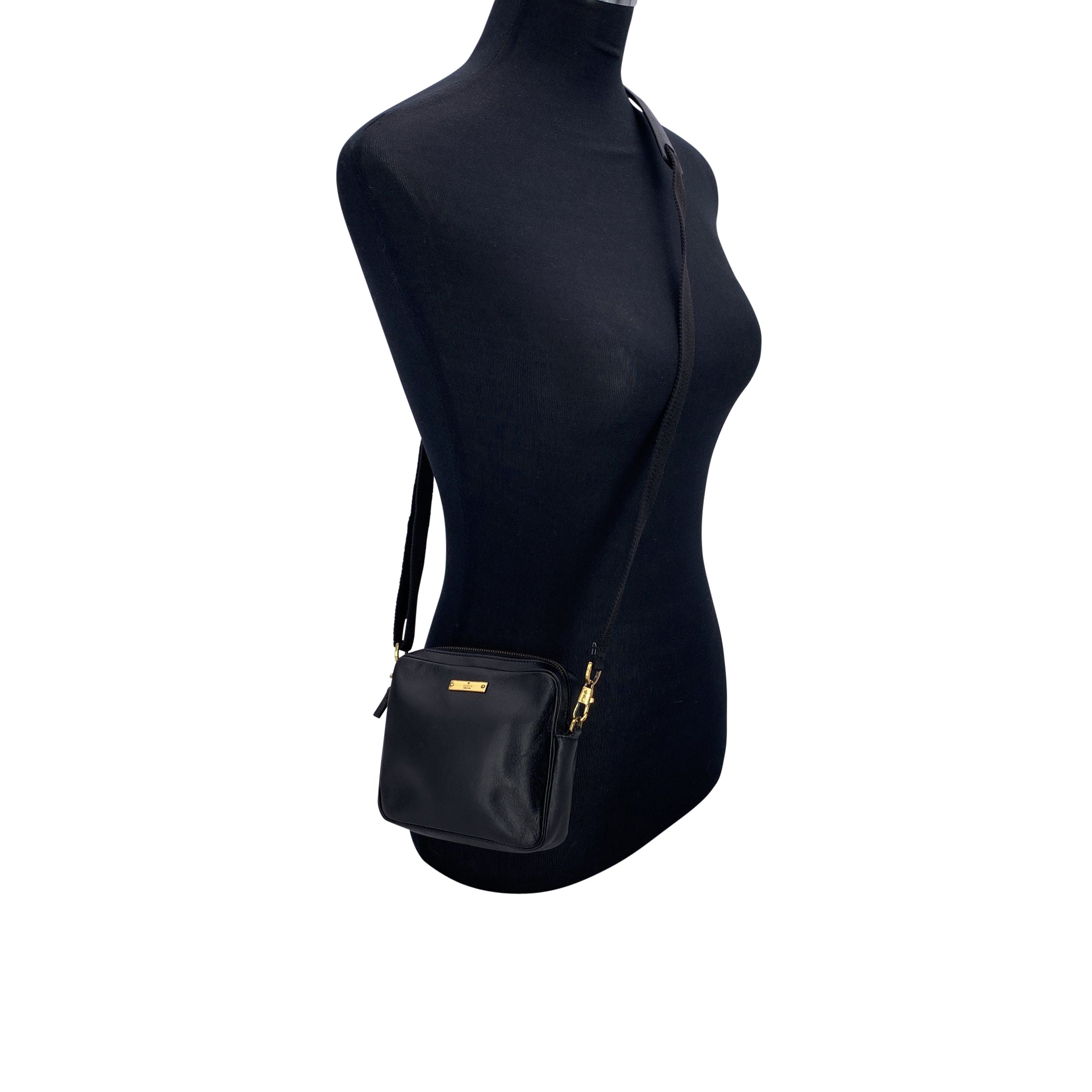 GUCCI Crossbody Bags