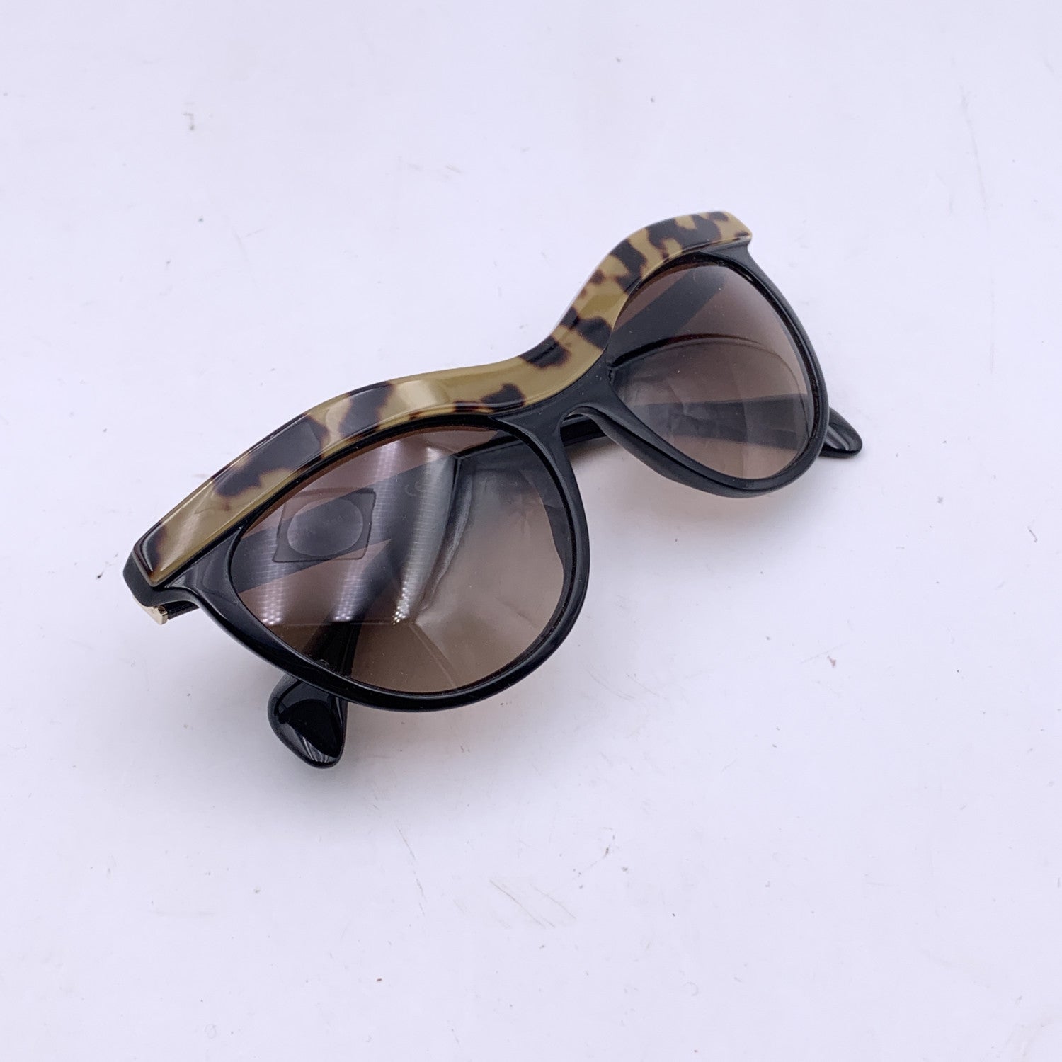 PRADA Sunglasses SPR06P