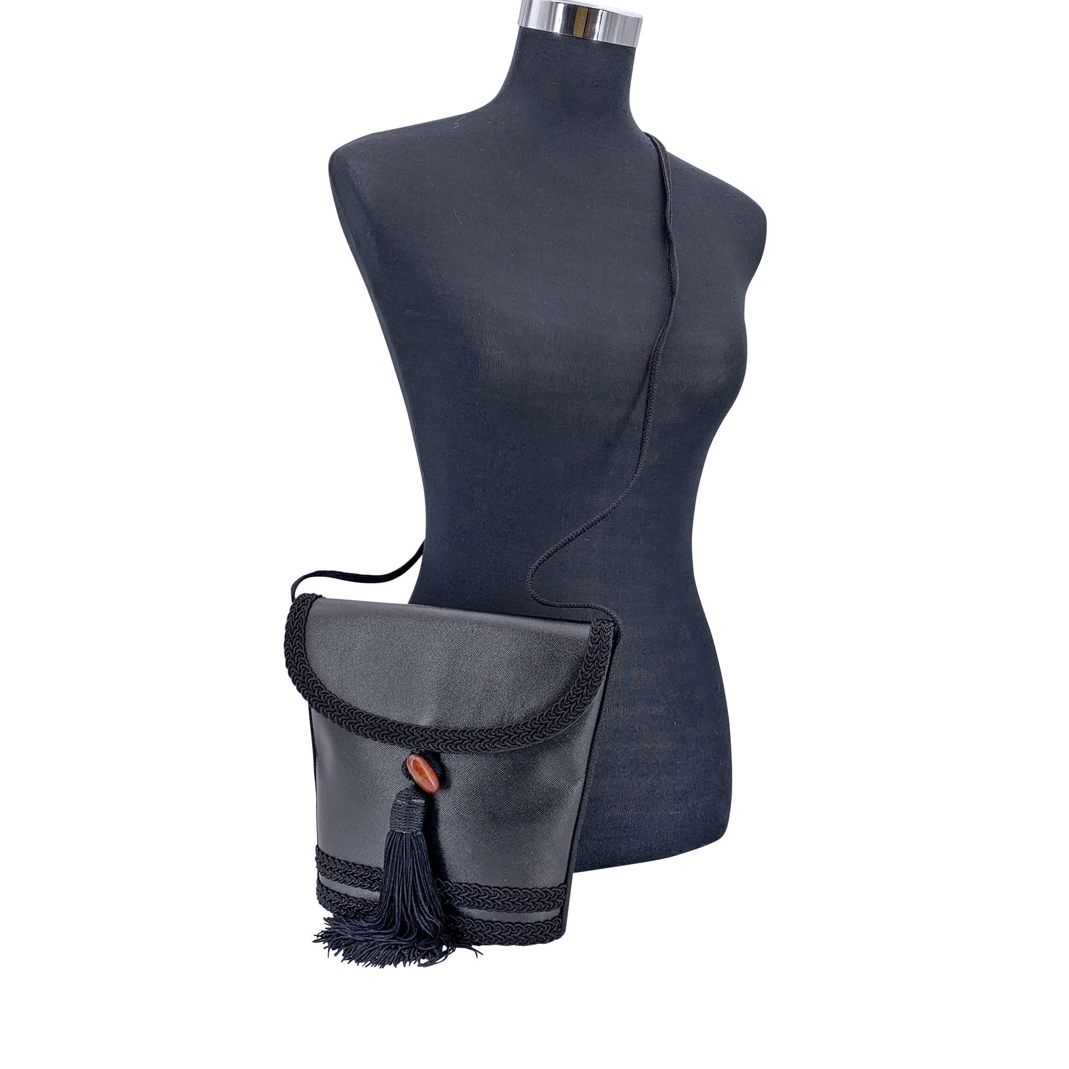 YVES SAINT LAURENT Shoulder Bags