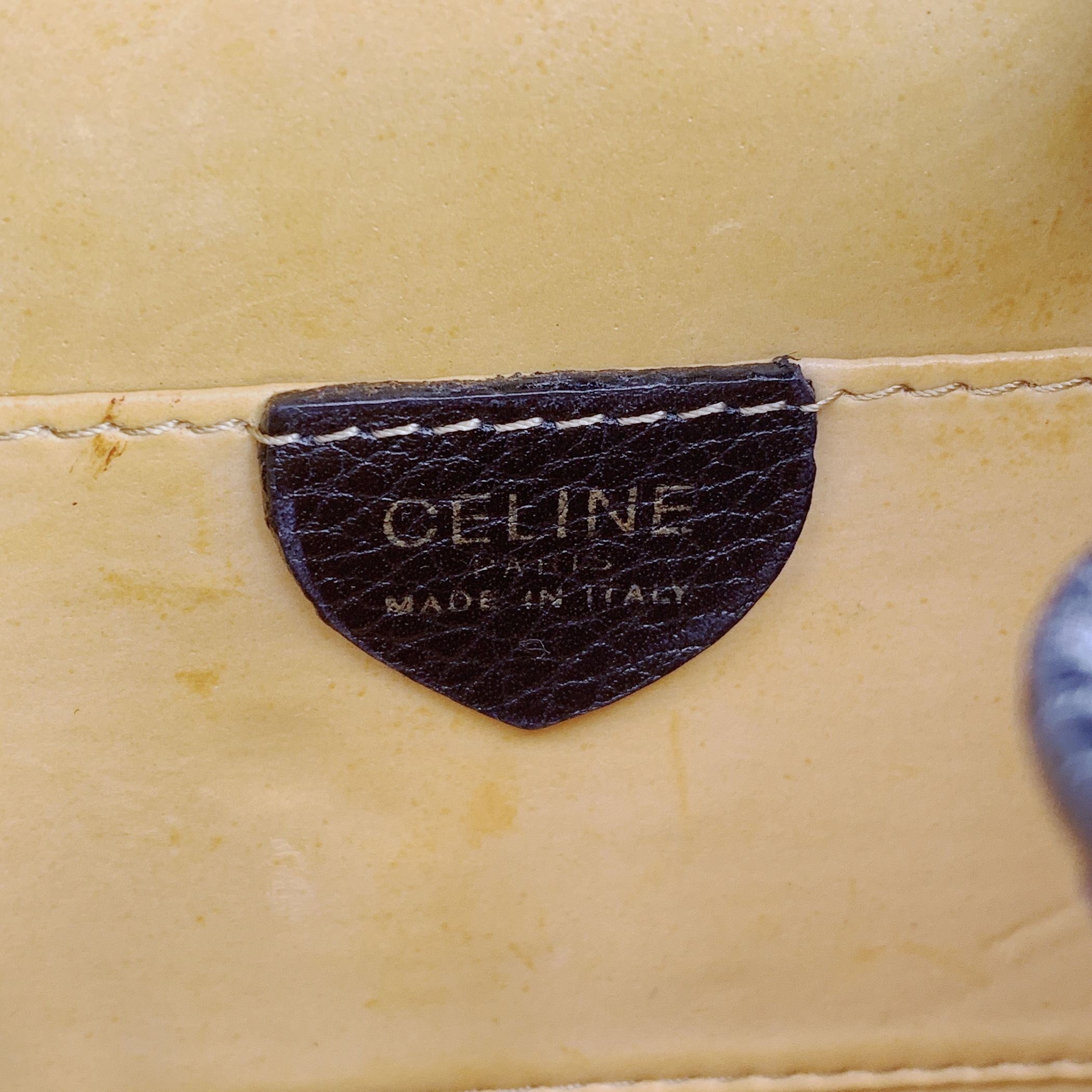 CELINE Shoulder Bags