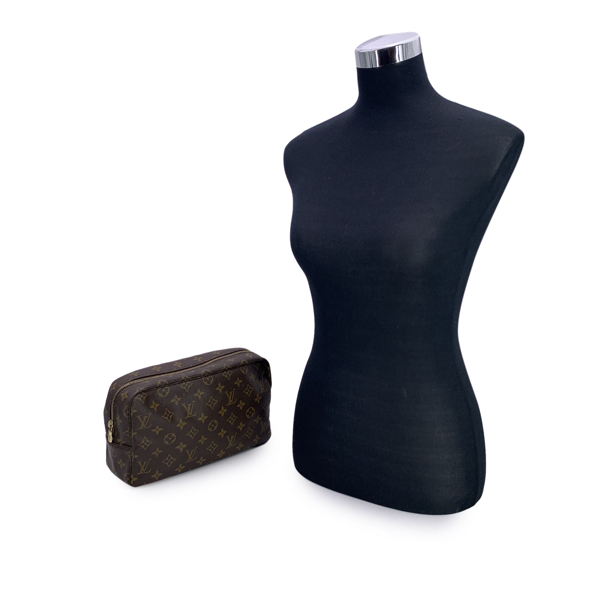 LOUIS VUITTON Clutches Trousse de Toilette